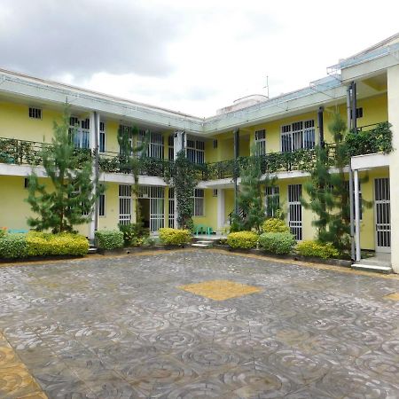 Avi Pension Addis Abeba Buitenkant foto