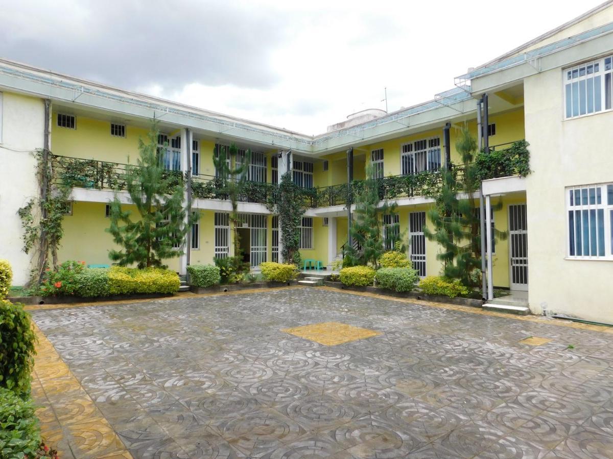 Avi Pension Addis Abeba Buitenkant foto