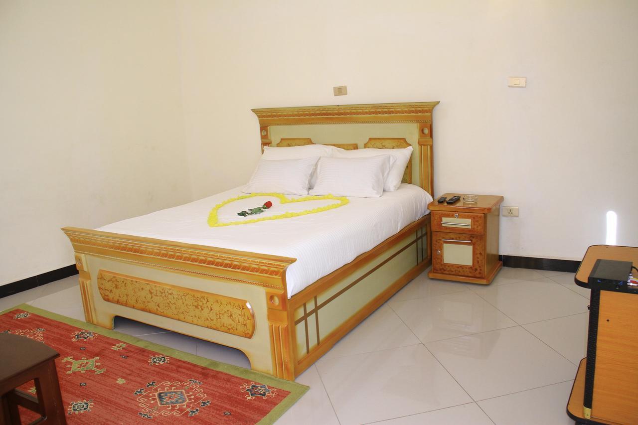 Avi Pension Addis Abeba Buitenkant foto