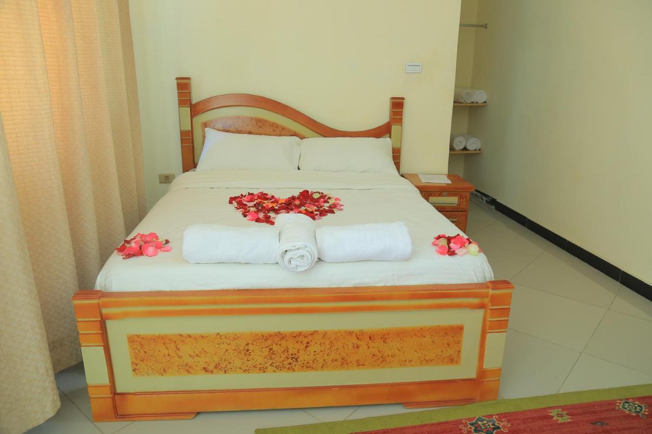 Avi Pension Addis Abeba Buitenkant foto